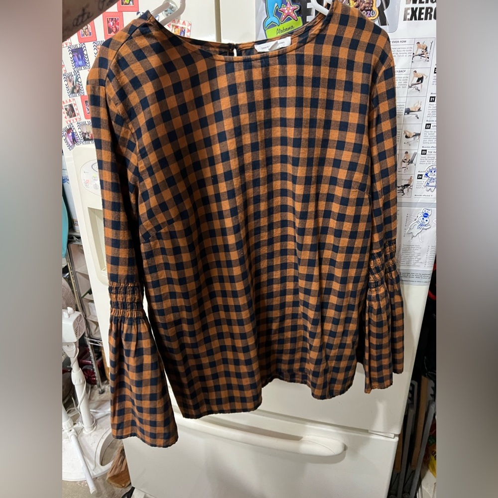 Ladies bell sleeves shirt
